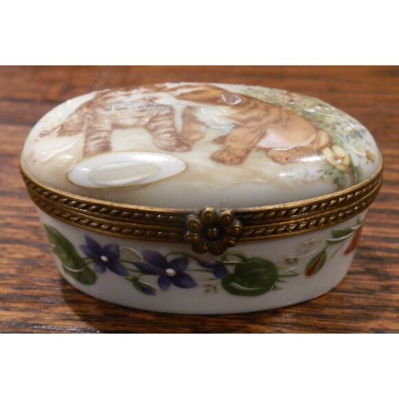 Limoges France Rehausse Main Cat & Dog Flowers Trinket - Picture 1 of 4
